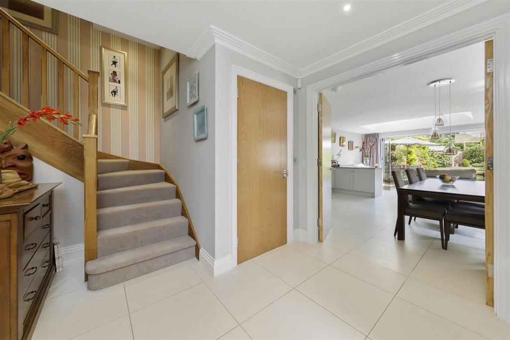 6-Coplestone-Chase-Cranley-Road-Guildford-GU1-2 JW-
