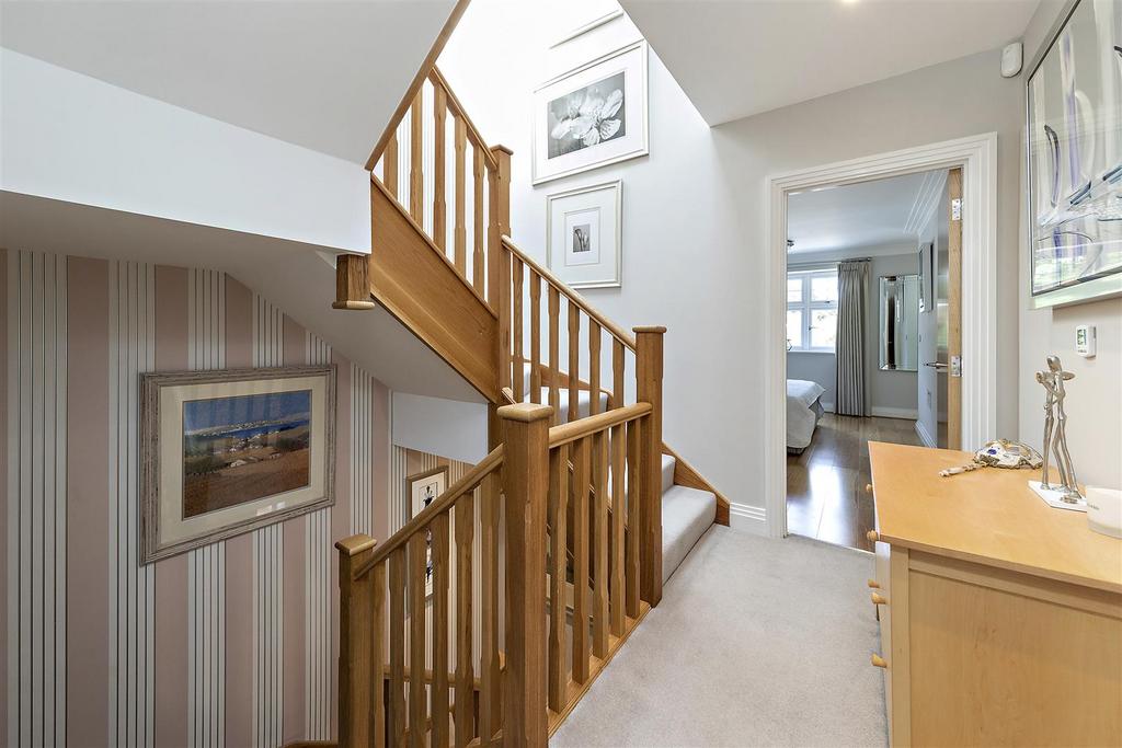 6-Coplestone-Chase-Cranley-Road-Guildford-GU1-2 JW-