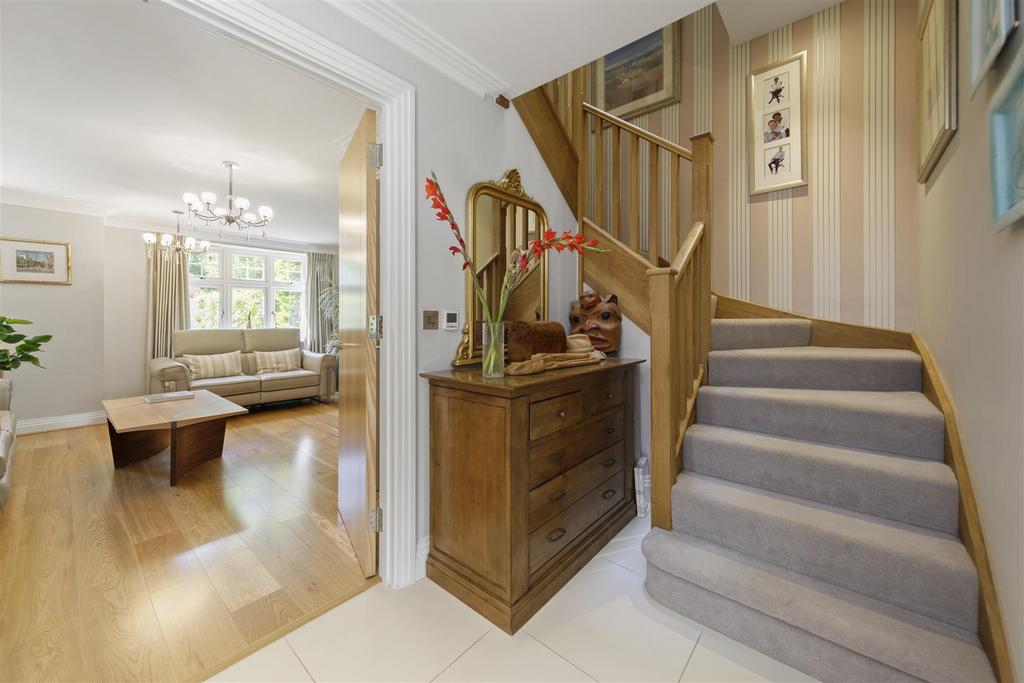 6-Coplestone-Chase-Cranley-Road-Guildford-GU1-2 JW-