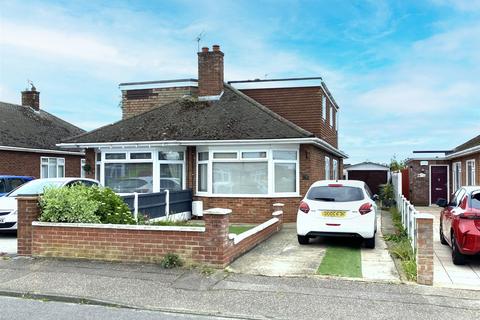 2 bedroom semi-detached bungalow for sale, Chestnut Avenue, Bradwell, Great Yarmouth