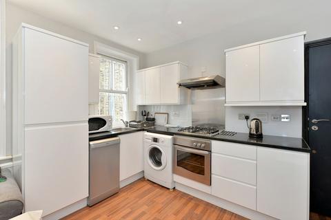 4 bedroom flat to rent, Cavendish Parade, Clapham, SW4