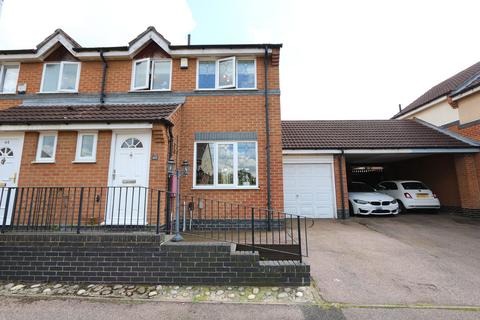 45 Caravel Close, Grays, RM16 6QB