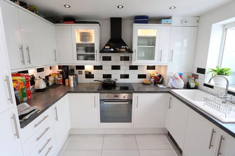 45 Caravel Close, Grays, RM16 6QB