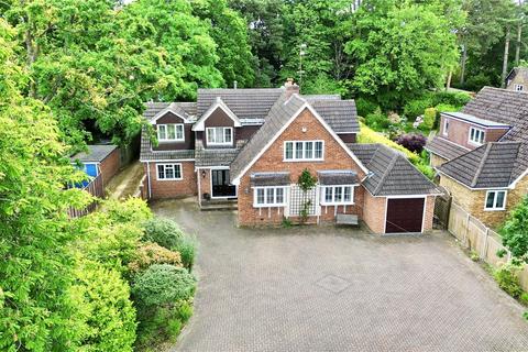 4 bedroom detached house for sale, Pine Drive, Finchampstead, Berkshire, RG40