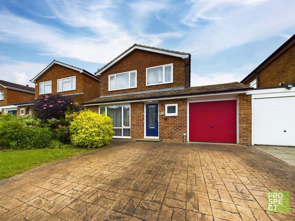 Proctors Road, Wokingham, Berkshire... 3 bed link detached house for
