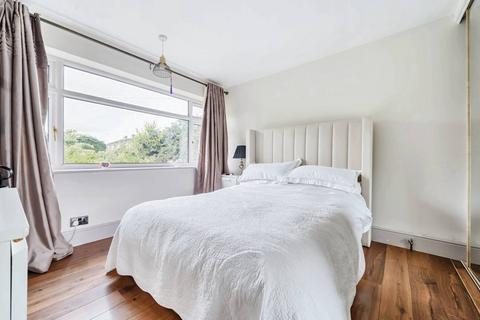 44 Cherry Tree Road, Hoddesdon, EN11 9JS
