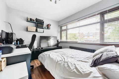44 Cherry Tree Road, Hoddesdon, EN11 9JS