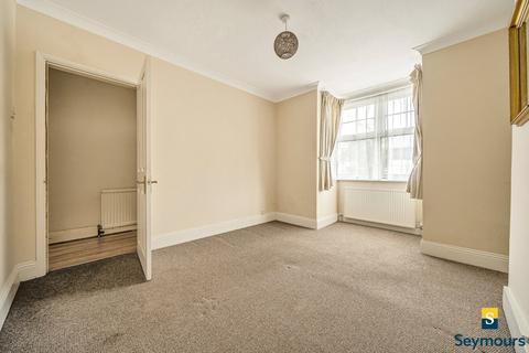 140 Walnut Tree Close, Guildford, GU1 4UB