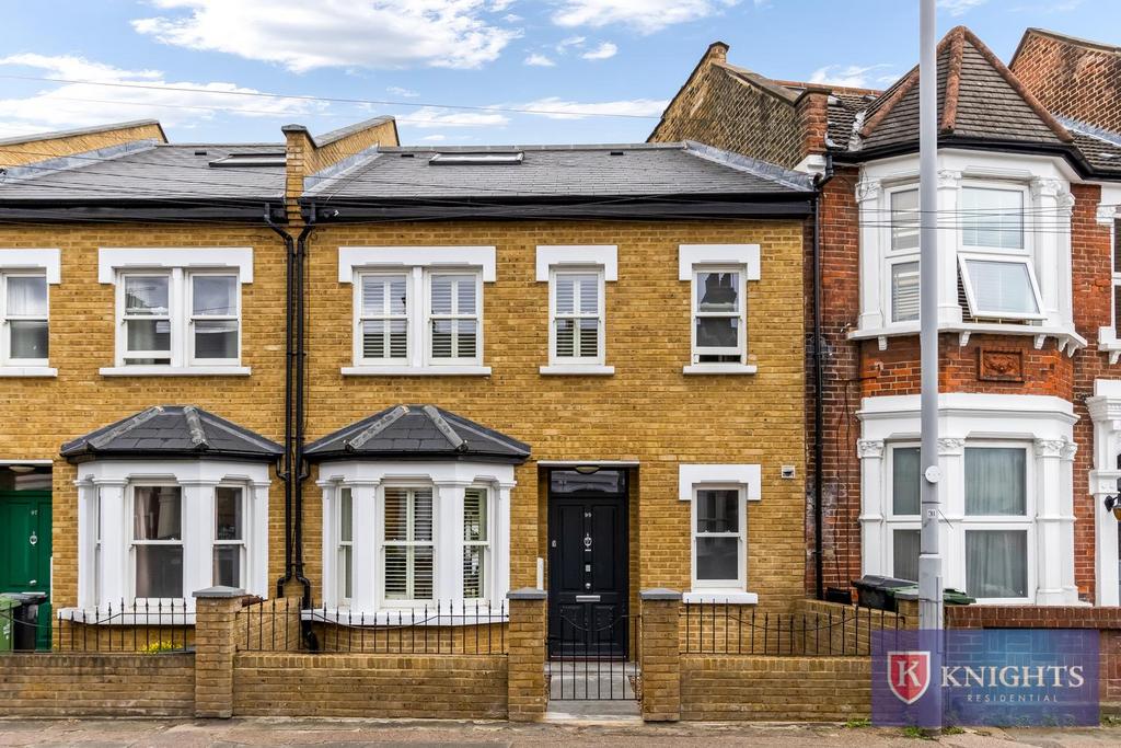 Shernhall Street, Walthamstow... 3 bed house to rent £2,750 pcm (£635 pw)