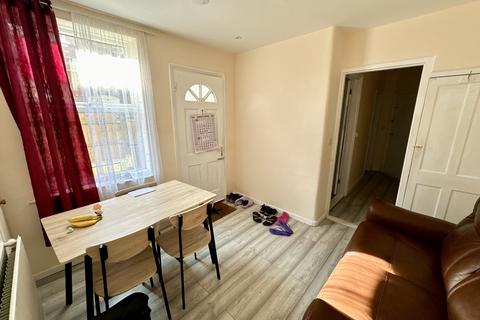 2 bedroom ground floor flat for sale, Hatfield Road, Ipswich IP3