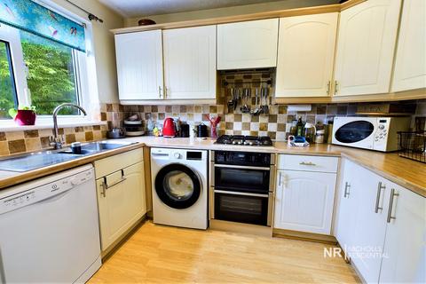 3 bedroom end of terrace house for sale, Ashby Avenue, Chessington, Surrey. KT9