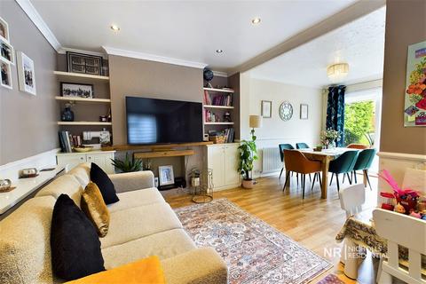 9 Ashby Avenue, Chessington, KT9 2BT