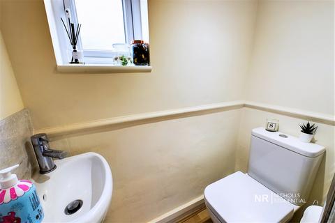 9 Ashby Avenue, Chessington, KT9 2BT