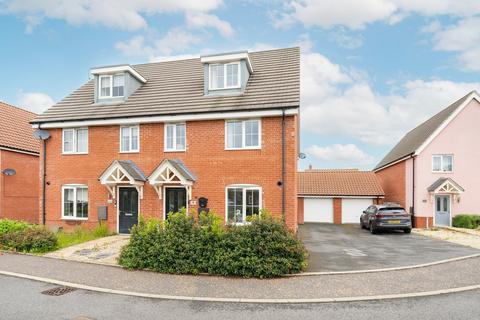 4 bedroom semi-detached house for sale, Silver Birch Road, Dereham