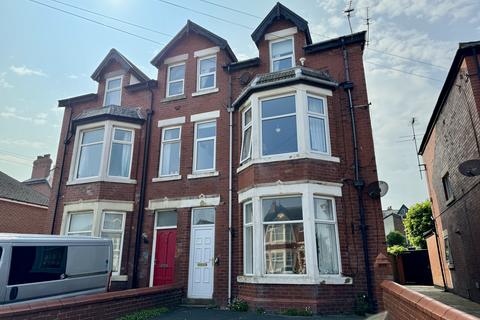 2 bedroom flat for sale, Riley Avenue, Lytham St. Annes FY8