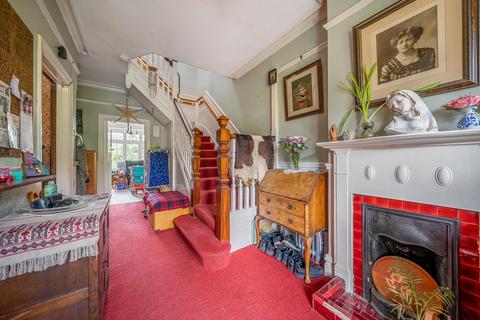 84 Braxted Park, London, SW16 3AU