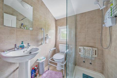 84 Braxted Park, London, SW16 3AU