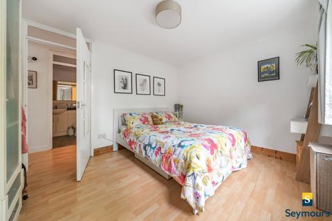 48 Elgin Gardens, Guildford, GU1 1UB