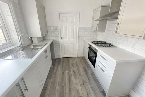 3 bedroom flat for sale, Shrewsbury Terrace, South Shields, Tyne and Wear, NE33 4LF