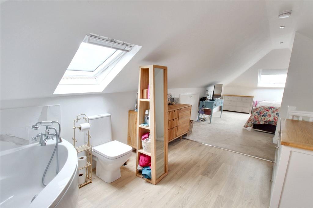 Bed 1 En Suite