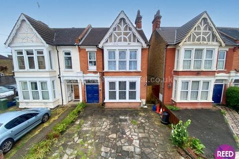 3 bedroom flat for sale, Ceylon Road, Westcliff On Sea