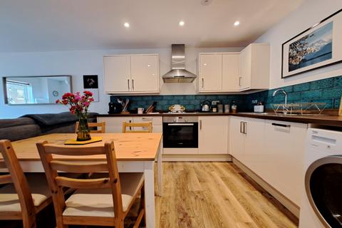 3 bedroom semi-detached house for sale, Norwood Place, Shipley, West Yorkshire
