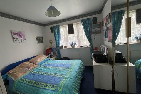 3 bedroom detached house for sale, Vanbrugh Close, London