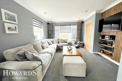 4 bedroom detached house for sale, Heather Gardens, Belton