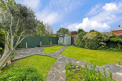 5 Freda Close, Broadstairs, CT10 2ED