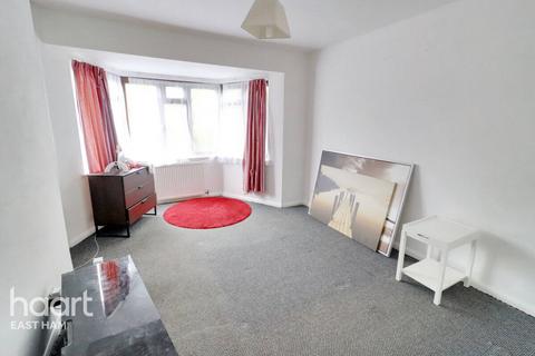 22 Hameway, London, E6 6HR