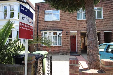 4 bedroom semi-detached house to rent, Bargery Road, London SE6