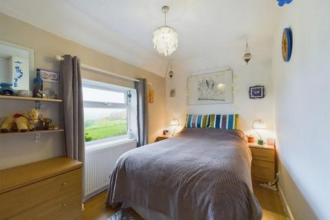 59 Abbots Road, Whitby, YO22 4EA