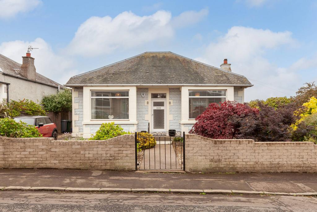 20 Hillview Road, Edinburgh, EH12 8QL 3 bed detached bungalow for sale