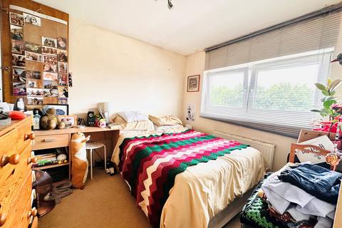 3 bedroom flat to rent, Bloomsbury Close, Ealing, W5