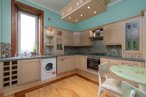 1 bedroom flat for sale, 6/10 Kings Road, Portobello, Edinburgh, EH15 1EA