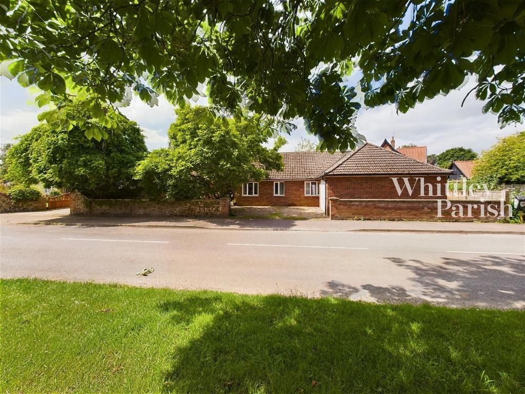 The Street, Thetford IP24 4 bed detached bungalow for sale £425,000