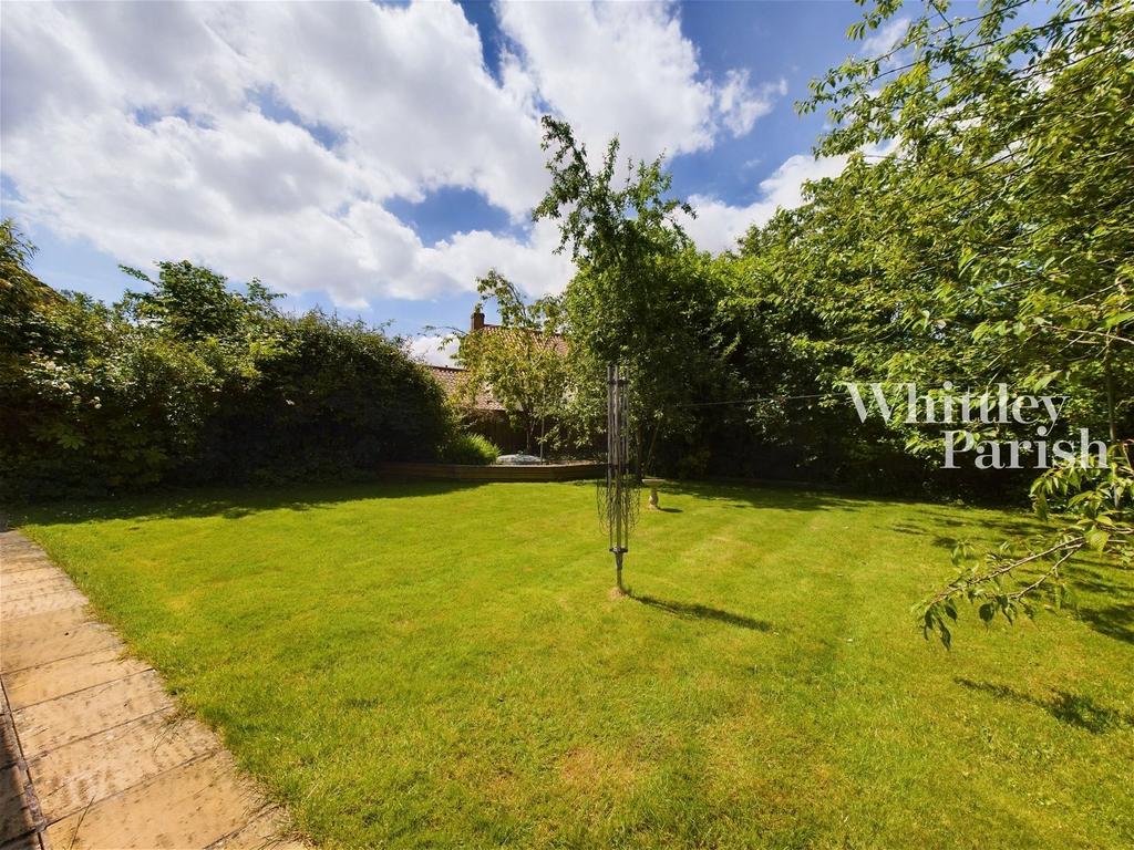 The Street, Thetford IP24 4 bed detached bungalow for sale £425,000