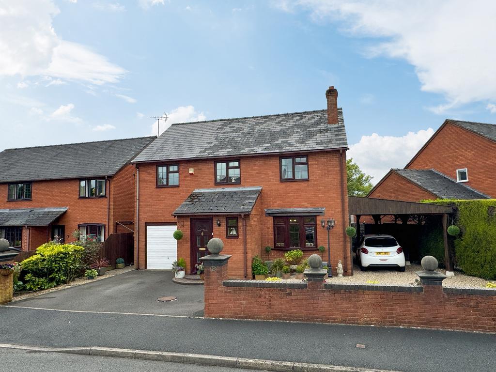 Kington, Herefordshire, HR5 4 bed detached house for sale £350,000