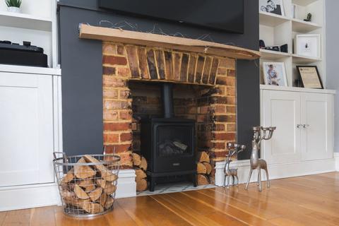 Flat 2, 2a Snowdon Road, Bournemouth, BH4 9HL