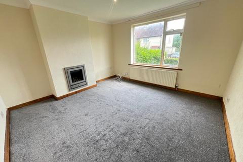 4 bedroom semi-detached house to rent, Forest Crescent, Halifax HX2