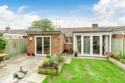 2 bedroom semi-detached bungalow for sale, Milford Ave, Milton Keynes MK11