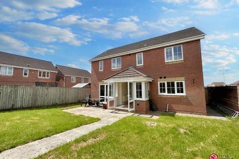 4 bedroom detached house for sale, Llanharan, Pontyclun CF72