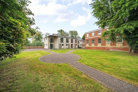 Gander Lane, Tewkesbury