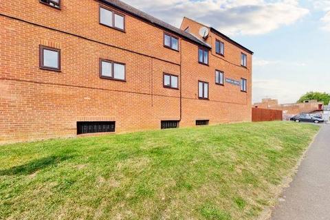 1 bedroom flat for sale, Christchurch Court, Banbury OX16