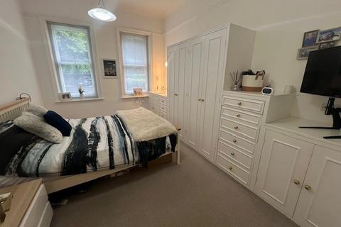3 bedroom ground floor flat to rent, Burton Road, Poole, BH13