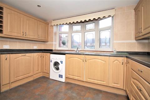 3 bedroom semi-detached house to rent, Bray Drive, Canning Town, E16