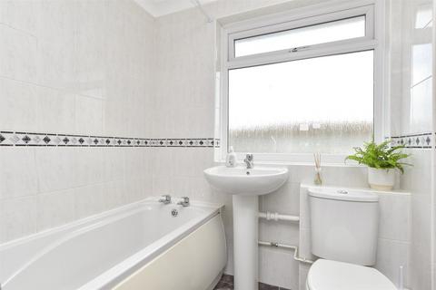 99 Kipling Avenue, Goring By Sea, Worthing, BN12 6LJ
