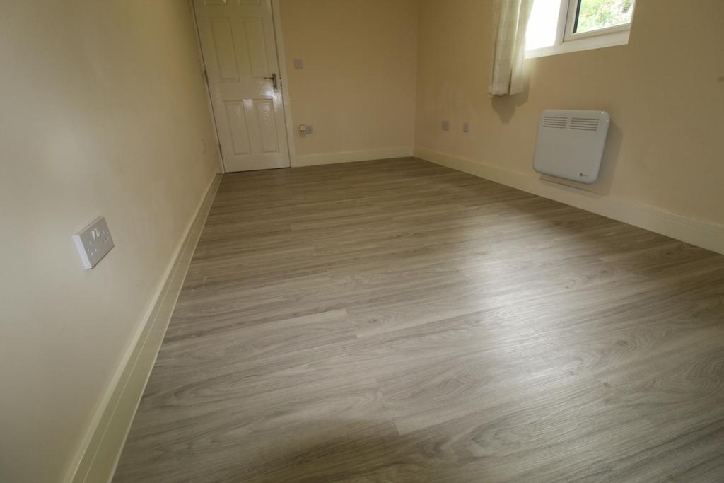 Newly Renovated Two Bedroom First Flat to Rent in
