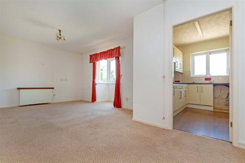 2 bedroom retirement property for sale, The Woodlands, Southport PR8