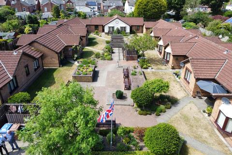 2 bedroom retirement property for sale, The Woodlands, Southport PR8